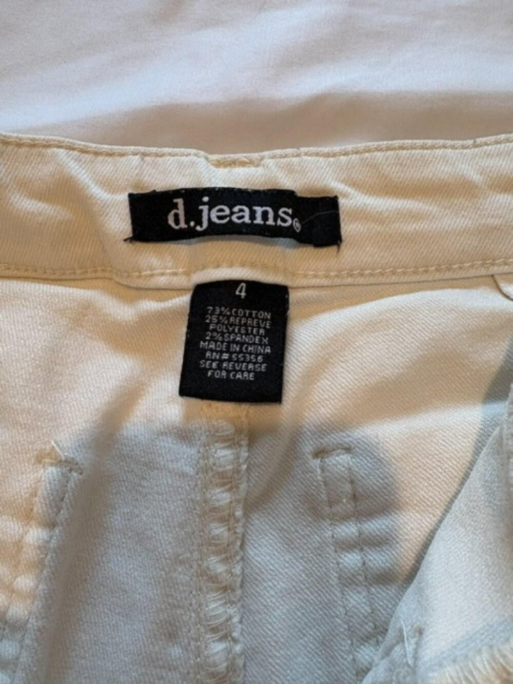 Cropped Jeans - Picture 2 of 3